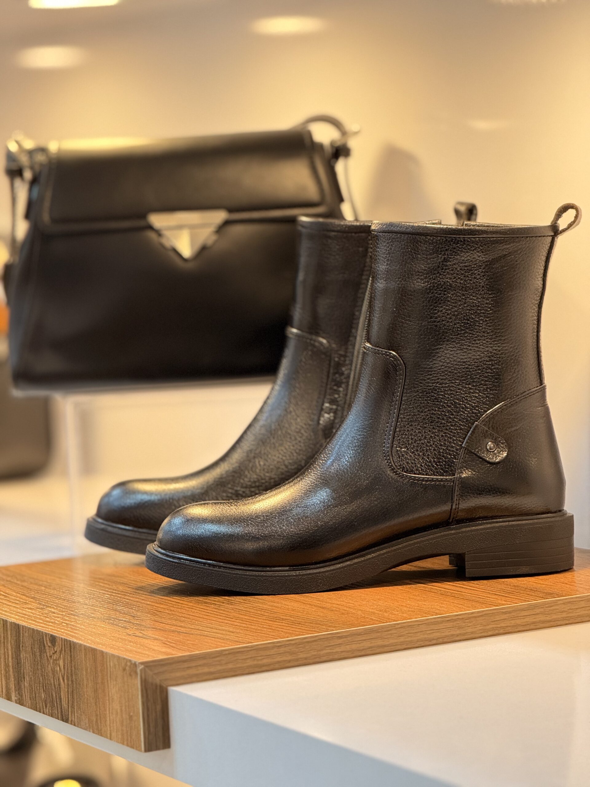 بوت زنانه کد 801