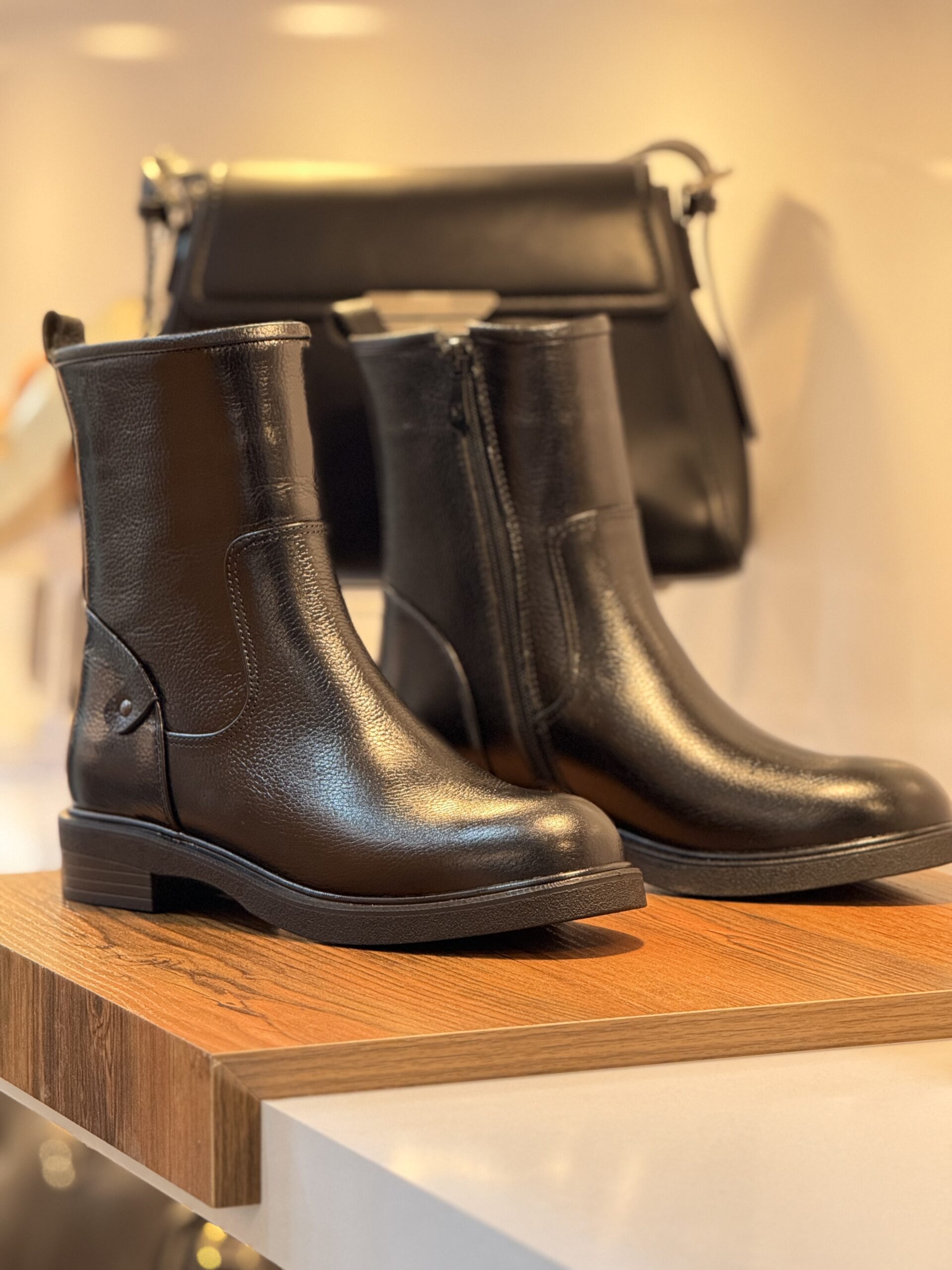 بوت زنانه کد 801