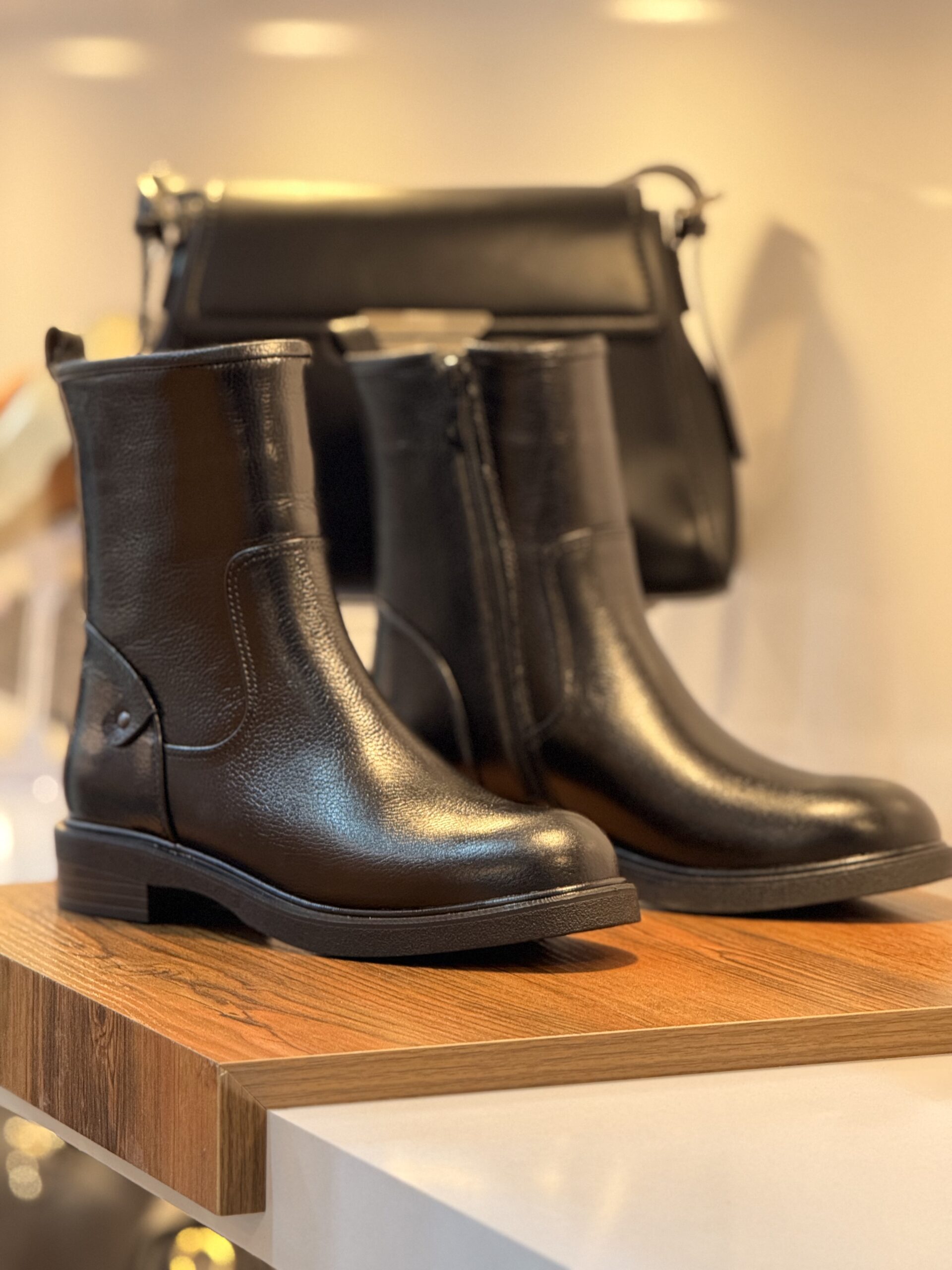 بوت زنانه کد 801