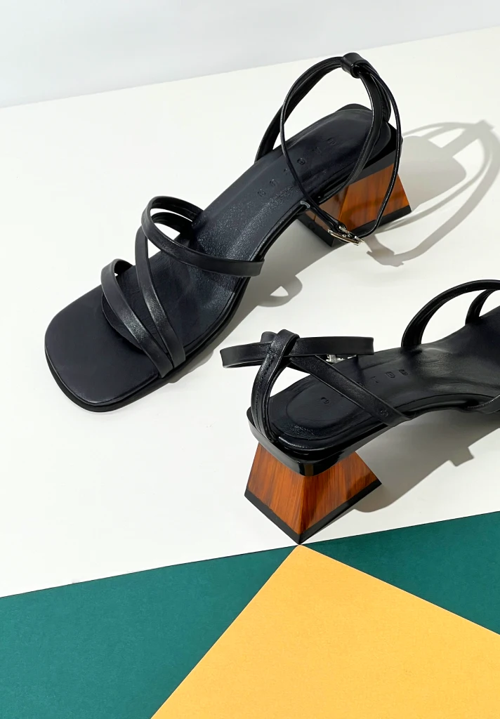 صندل چرم زنانه چرم کاکتوس کد 55007